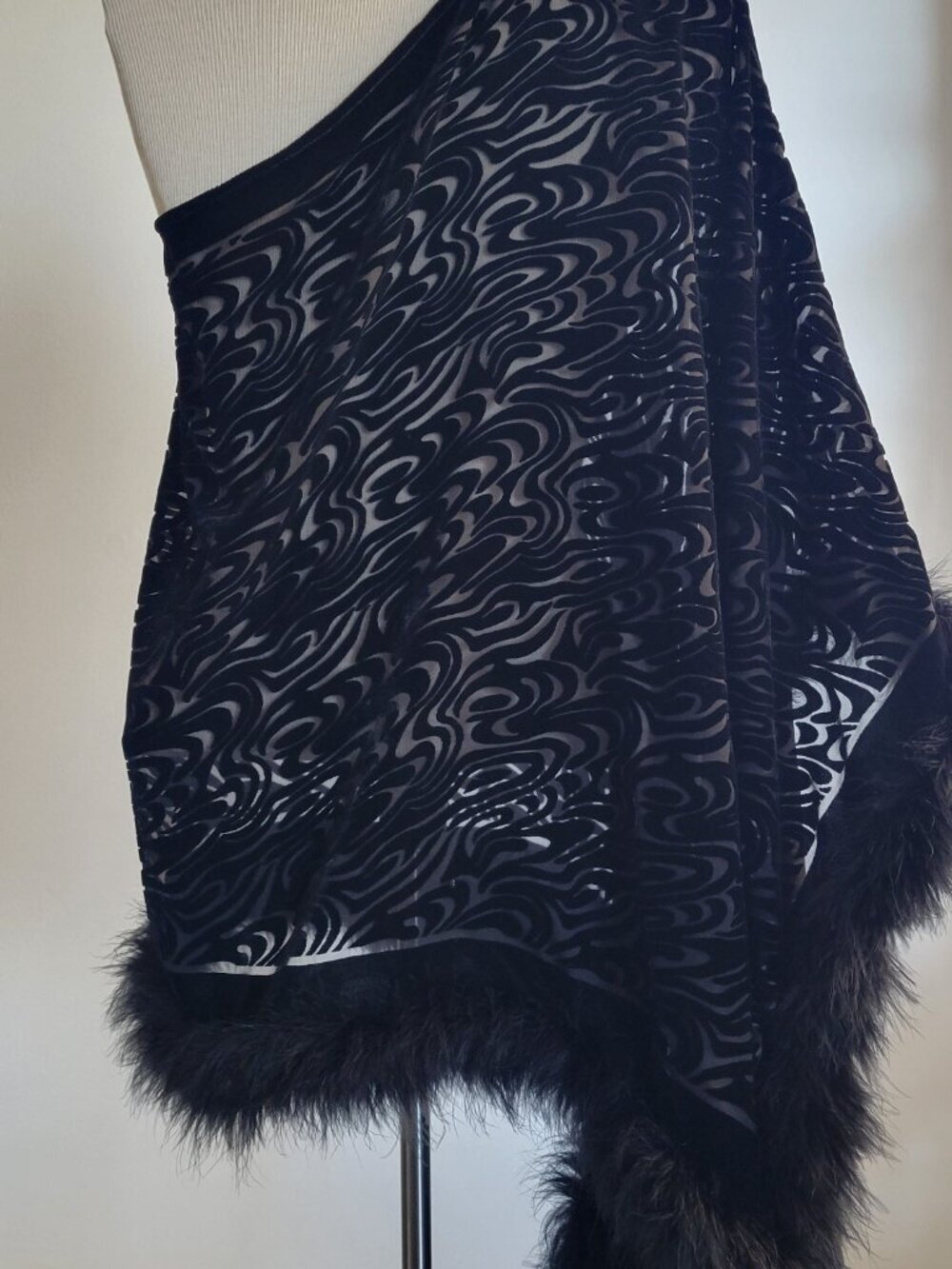 Chico’s Black Burnout Velvet Poncho with Faux Fur Fringe Accents - Picture 4 of 10